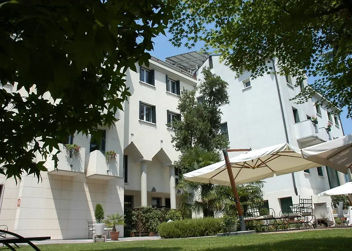 Park Hotel Ai Pini & Restaurant Ai Pini