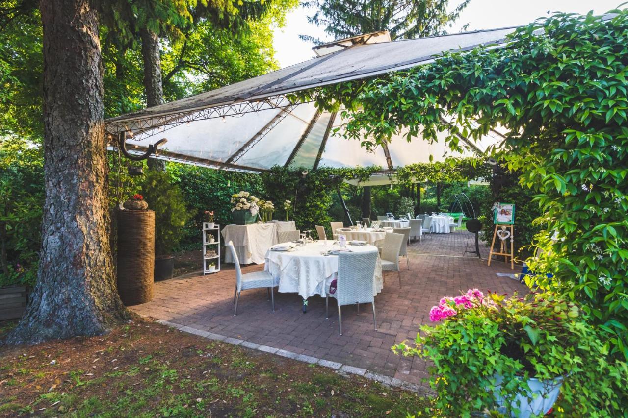 Park Ai Pini & Restaurant Ai Pini