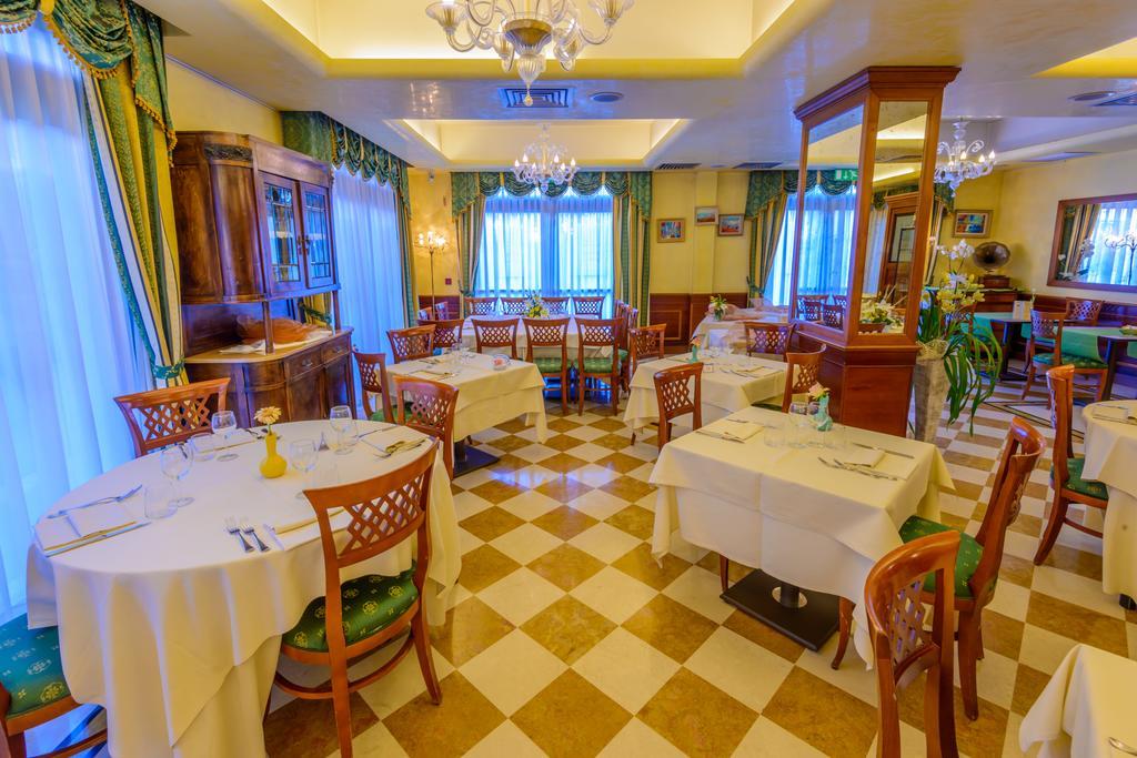 Park Ai Pini & Restaurant Ai Pini Hotel