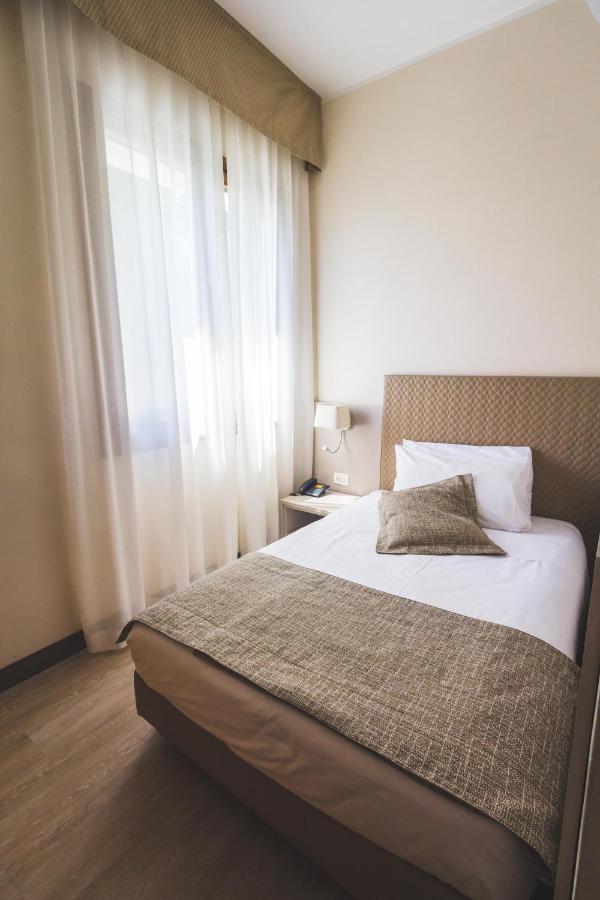 Hotel Park Ai Pini & Restaurant Ai Pini 4*